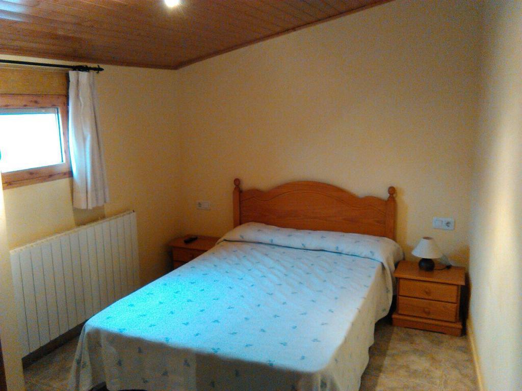 Apartamentos Turísticos Rosario Camarena de la Sierra Habitación foto