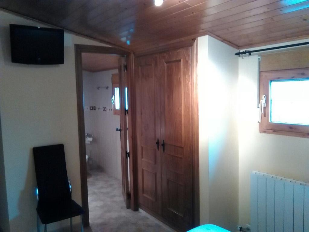 Apartamentos Turísticos Rosario Camarena de la Sierra Habitación foto